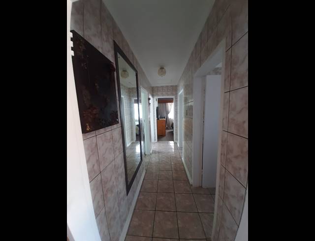 3 BEDROOM FREEHOLD FOR SALE IN MINNEBRON